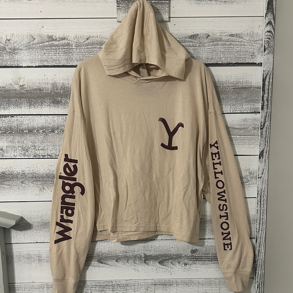 Wrangler Beige Hoodie with Maroon Accents